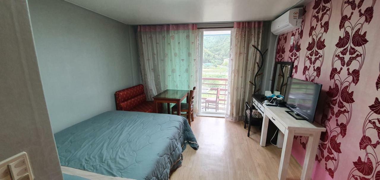 Gangchon Beautiful Pension Chuncheon Extérieur photo